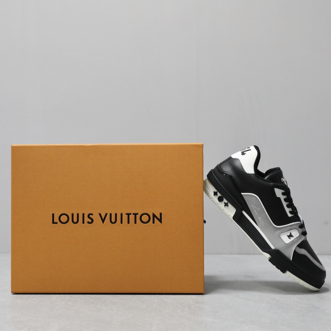 UA LV Trainer Sneaker