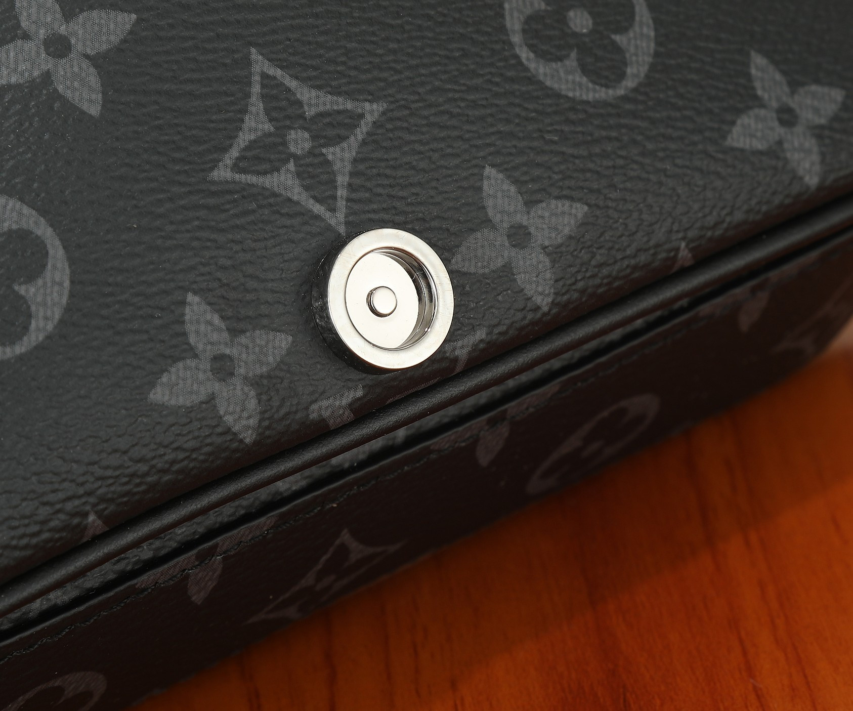 LV Montsouris Wearable Wallet M83567  8.7 x 4.7 x 2.4 in