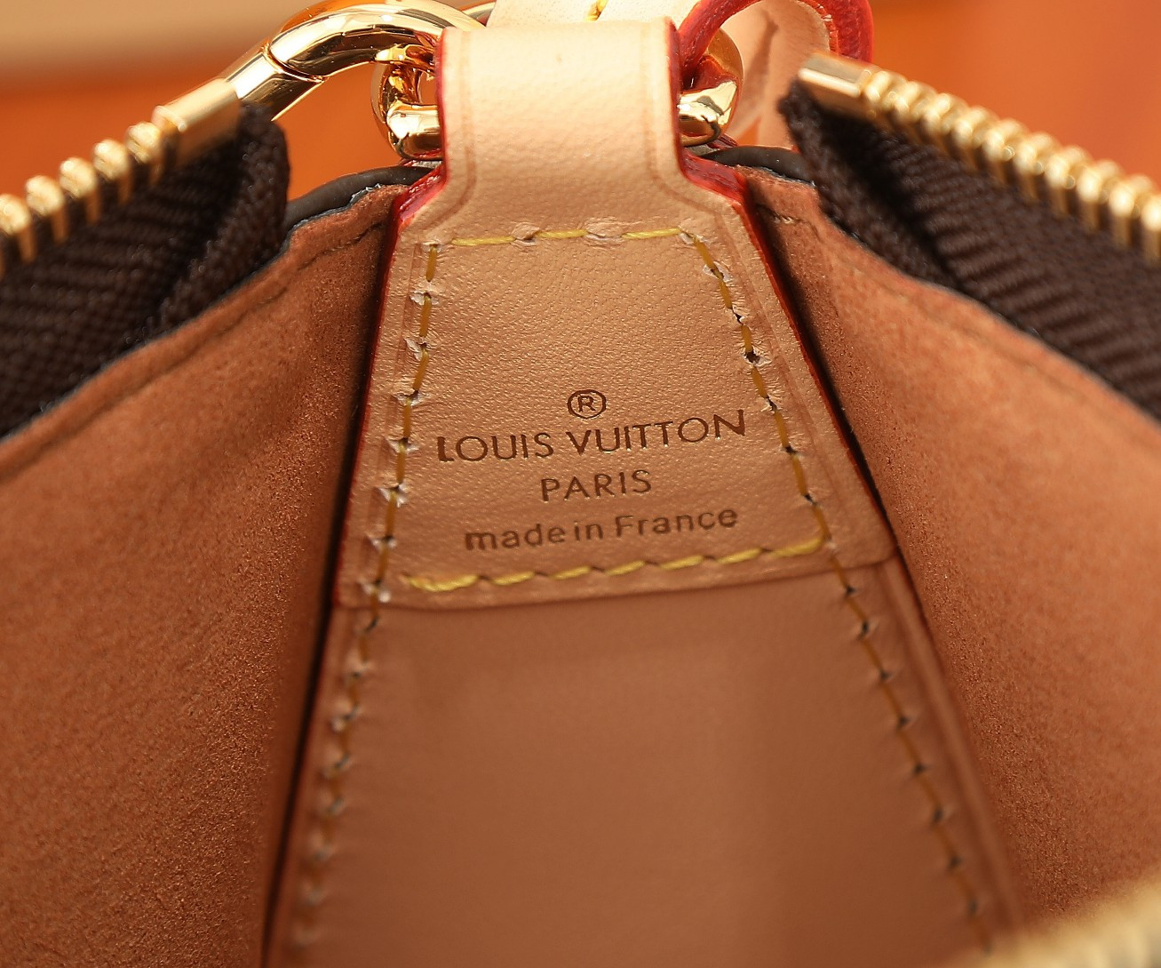 LV Pochette Tirette M12859  8.7 x 4.7 x 2.2 in