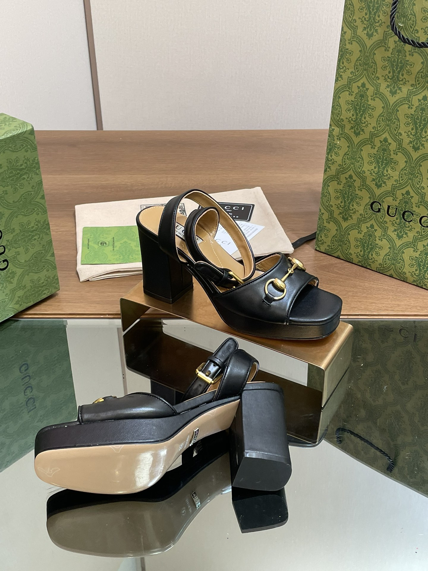 ua G*u*i horsebit platform sandal