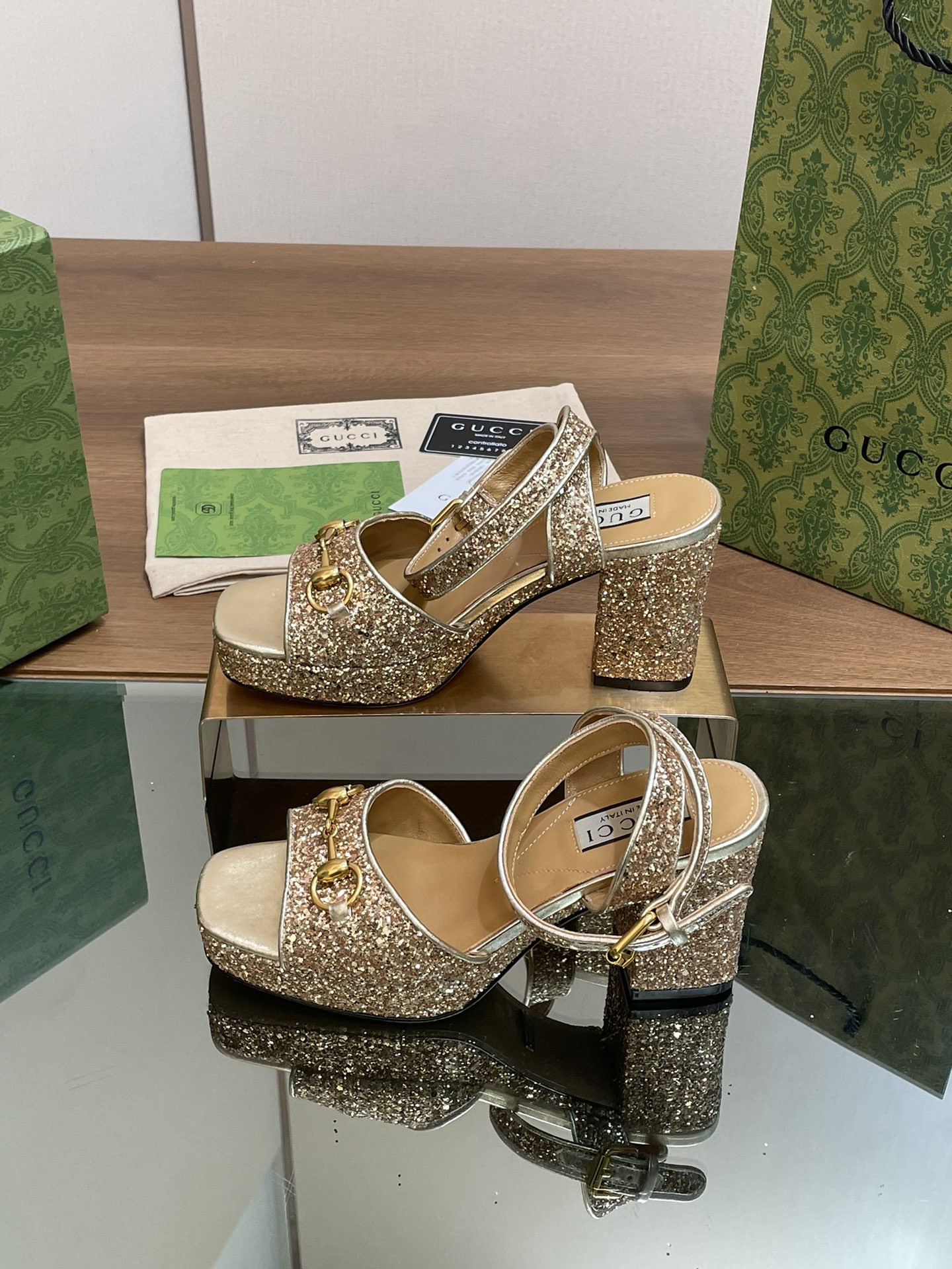 ua G*u*i horsebit platform sandal