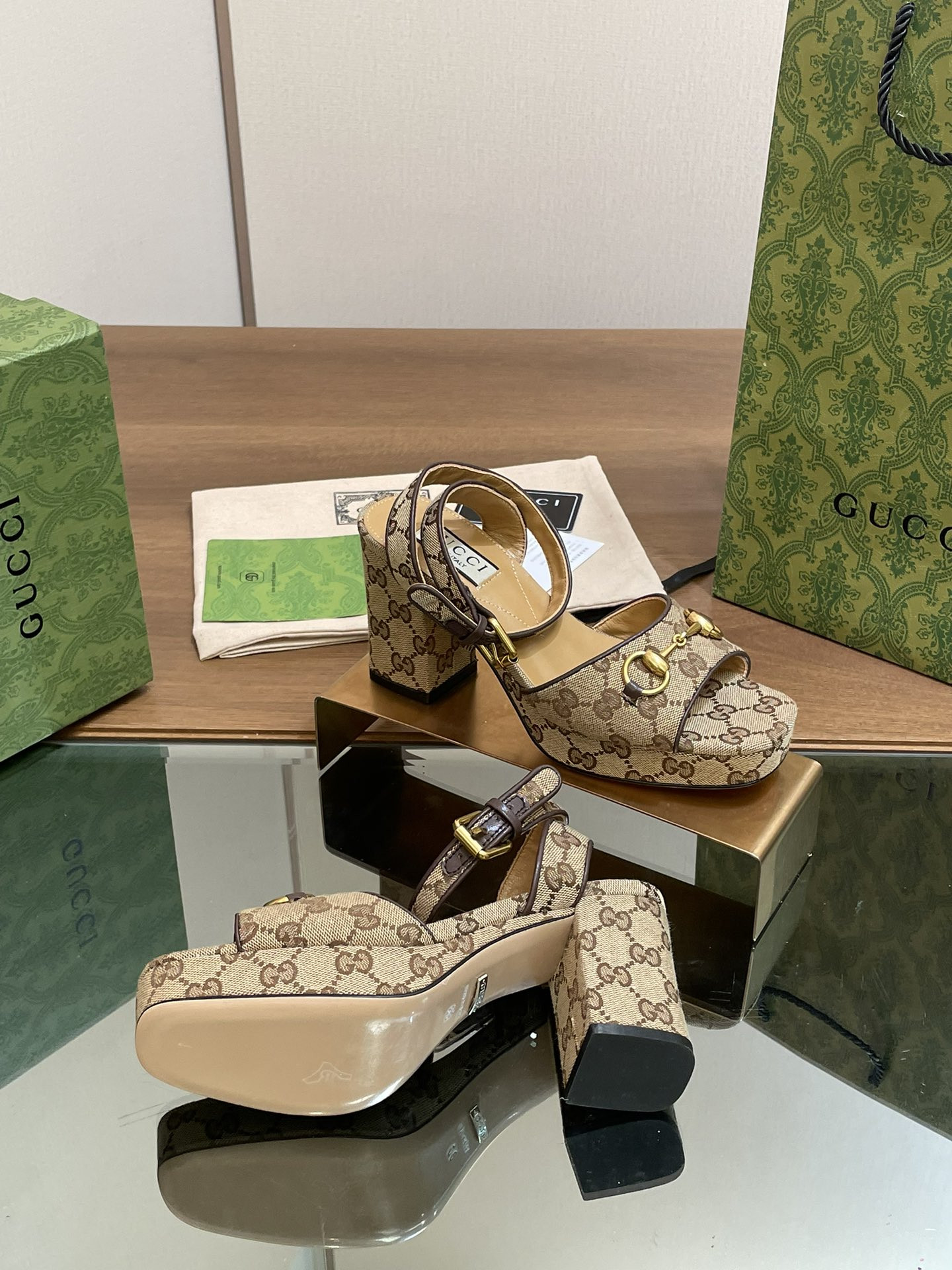 ua G*u*i horsebit platform sandal