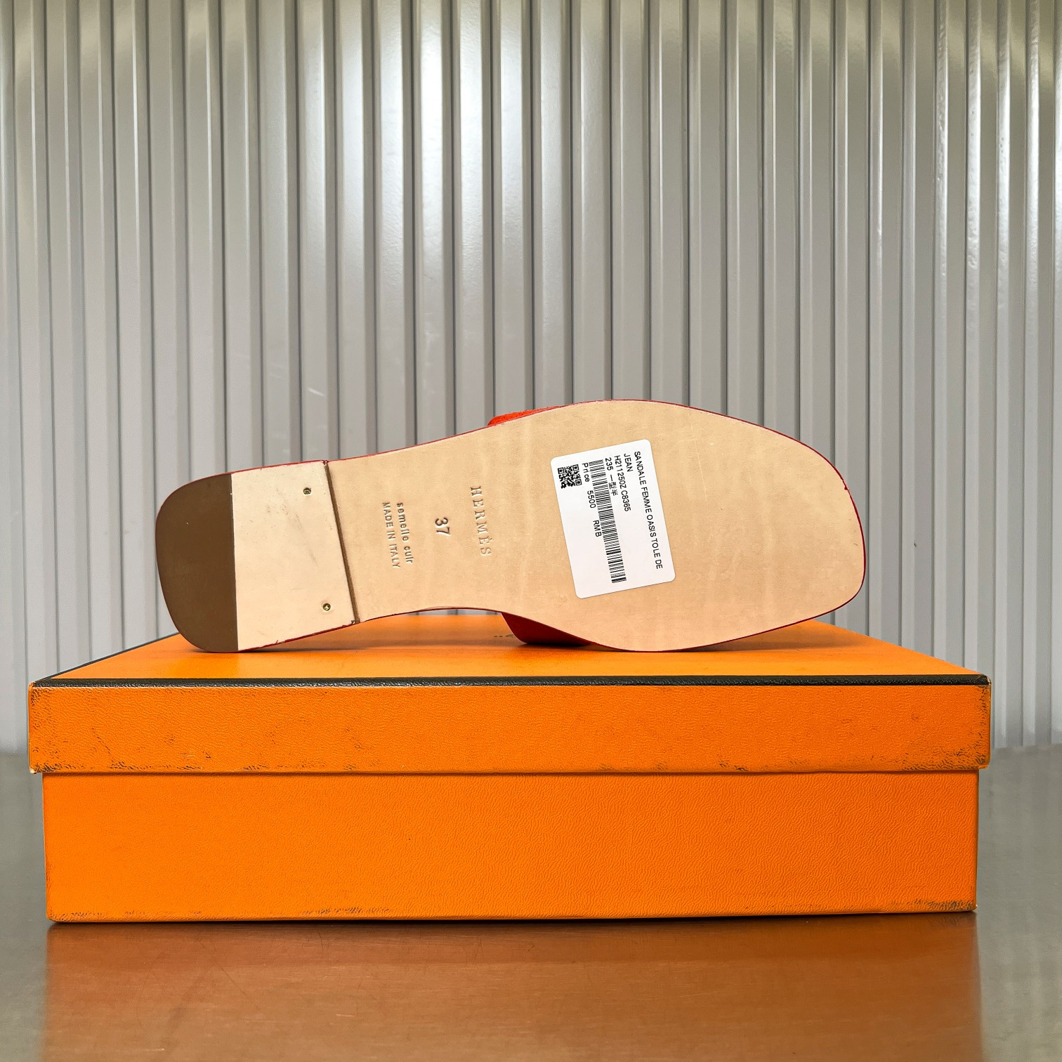 ua H**me5 oran sandal