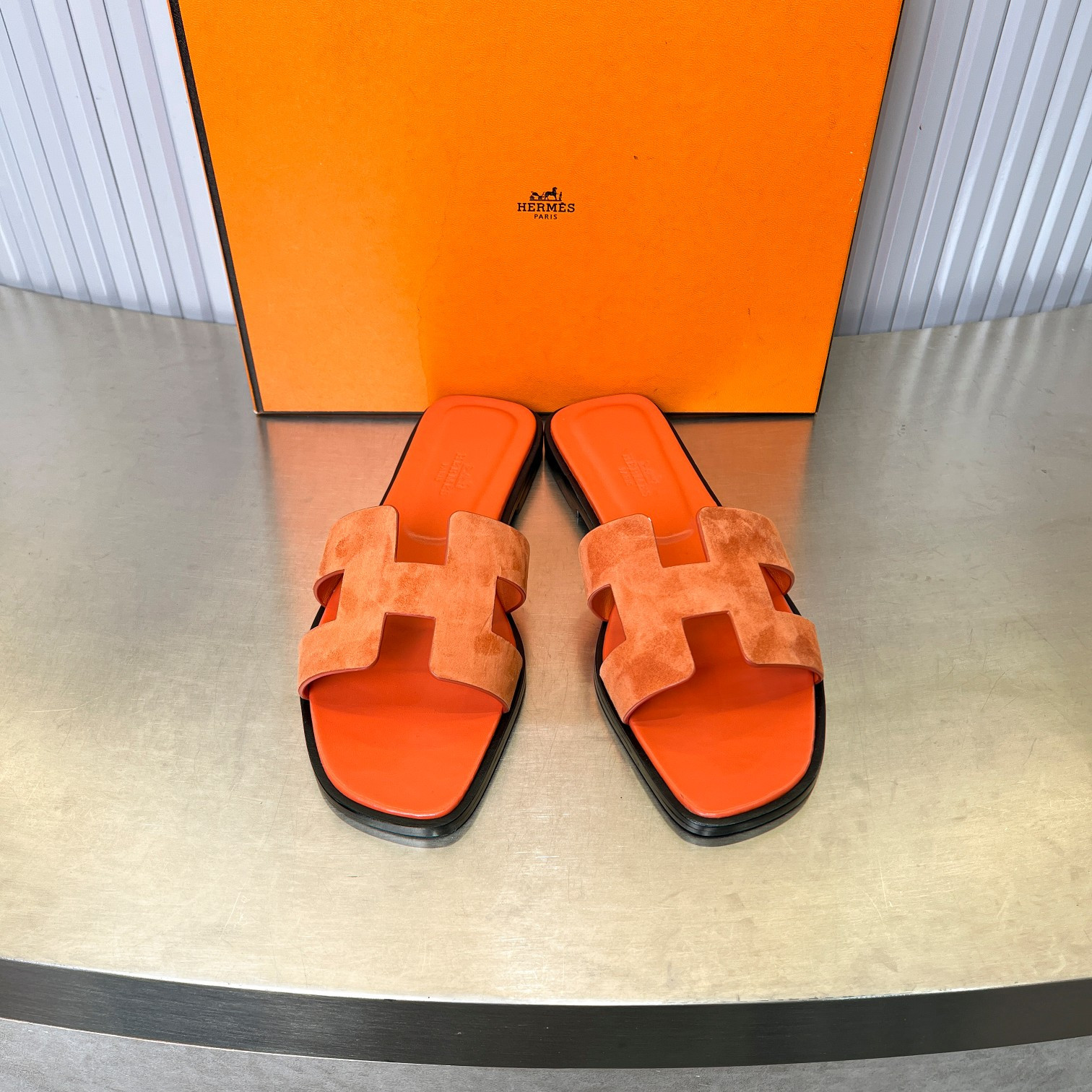 ua H**me5 oran sandal