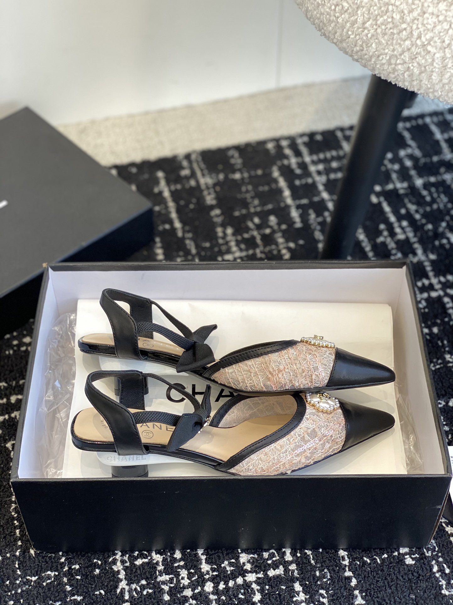 ua Ch*el slingbacks