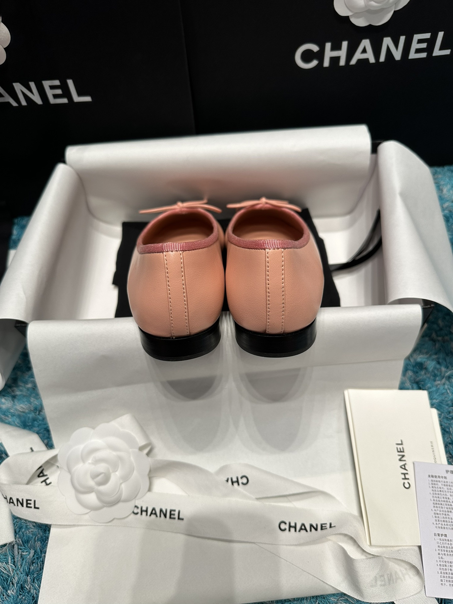 ua Ch*el ballet flats