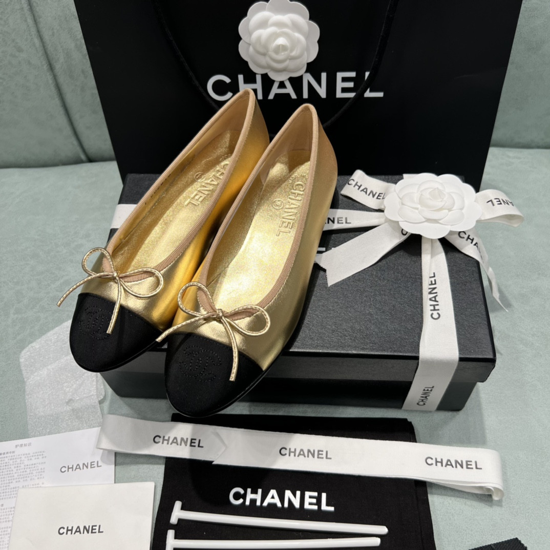 ua Ch*el ballet flats