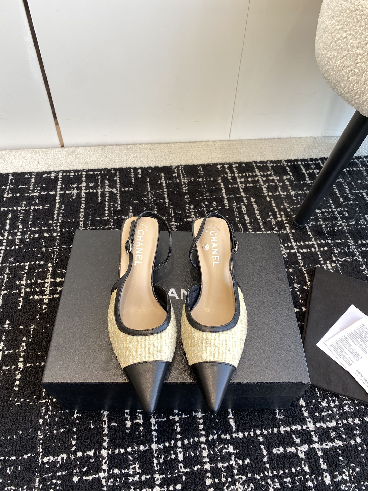 ua Ch*el slingbacks