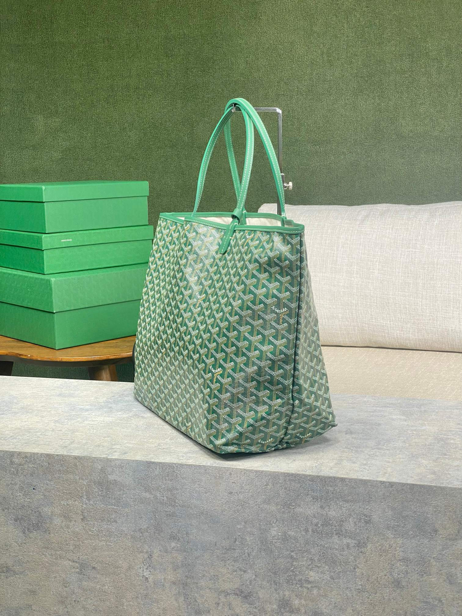 Go*ard  saint l0*is gm bag 34 cm x 20 cm x 40 cm