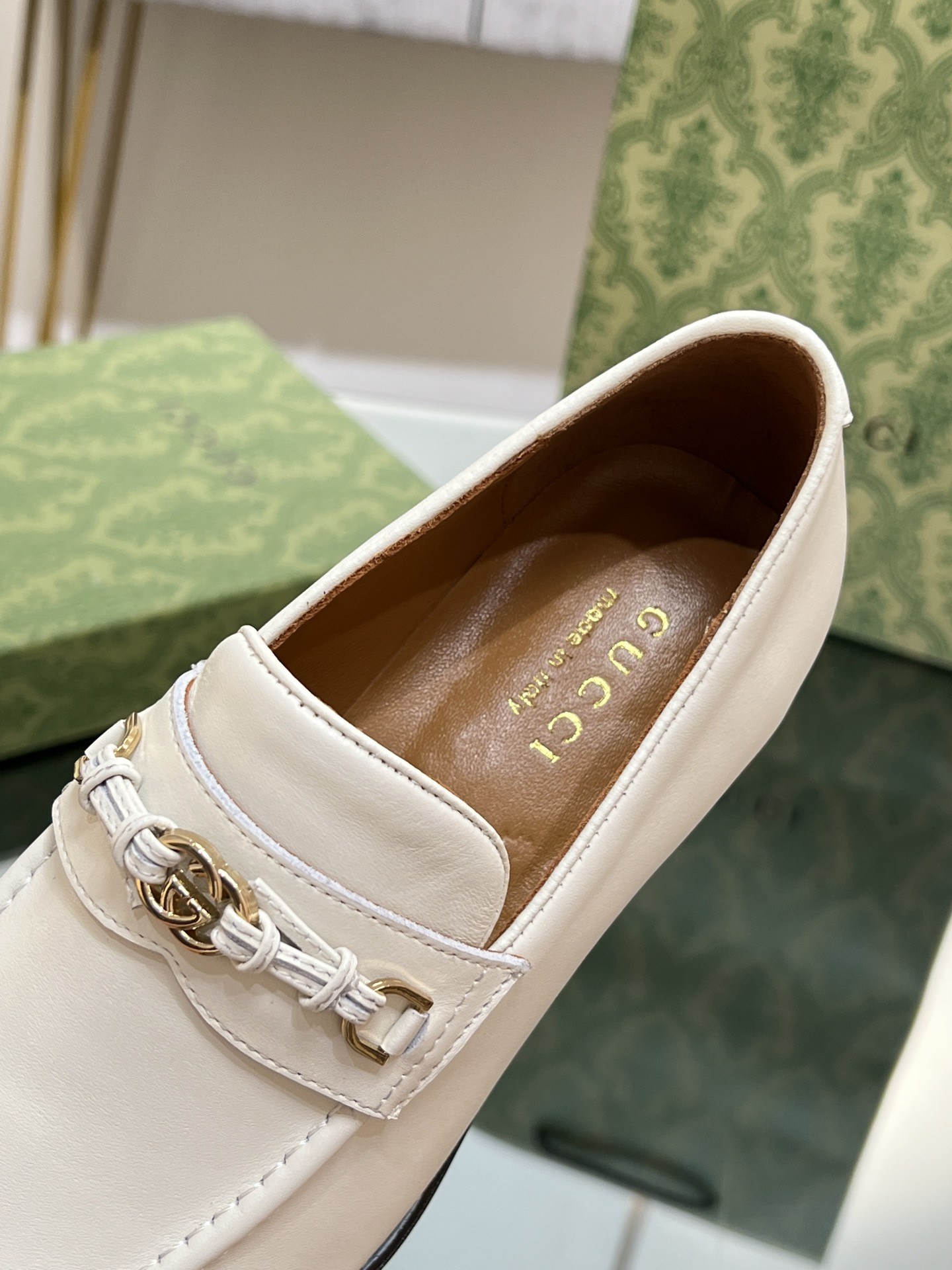 ua G*u*i interlocking g loafer