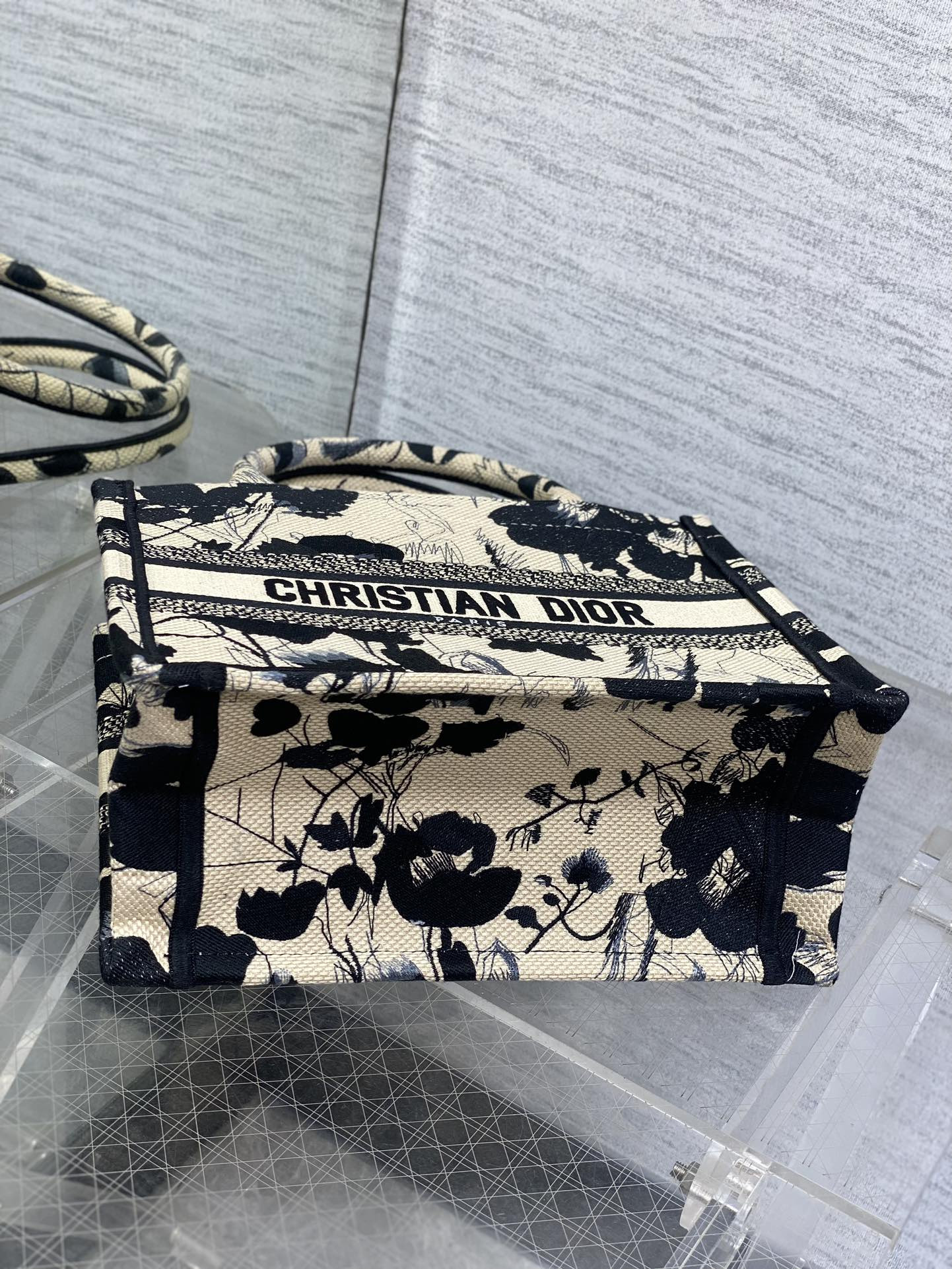 D*or tote 26 x 8 x 22cm