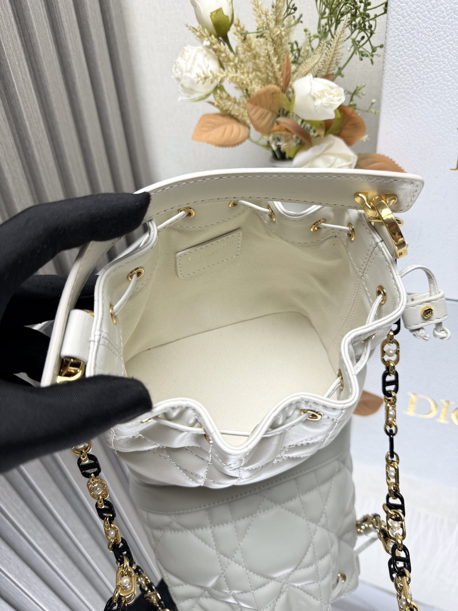 small D*or jolie bucket bag 17 x 16 x 10.5 cm