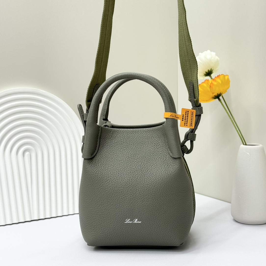 L**o p*ana micro bale bag grained calfskin 23 x 16 x 14 cm