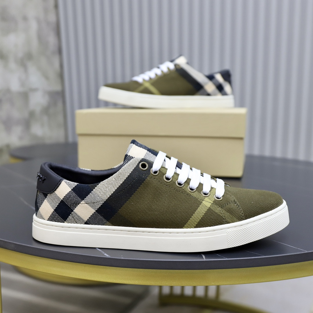 ua B**rry sneakers