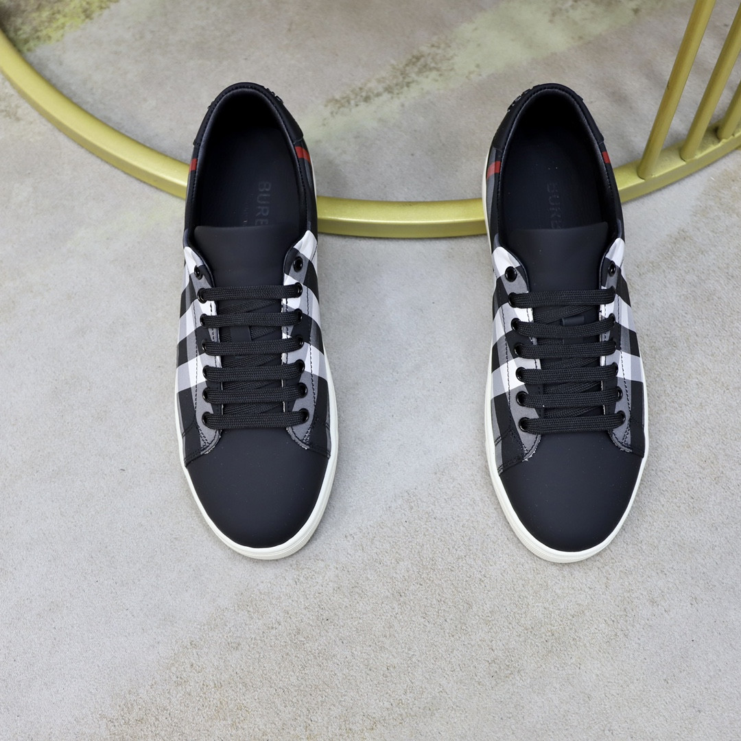 ua B**rry check sneakers