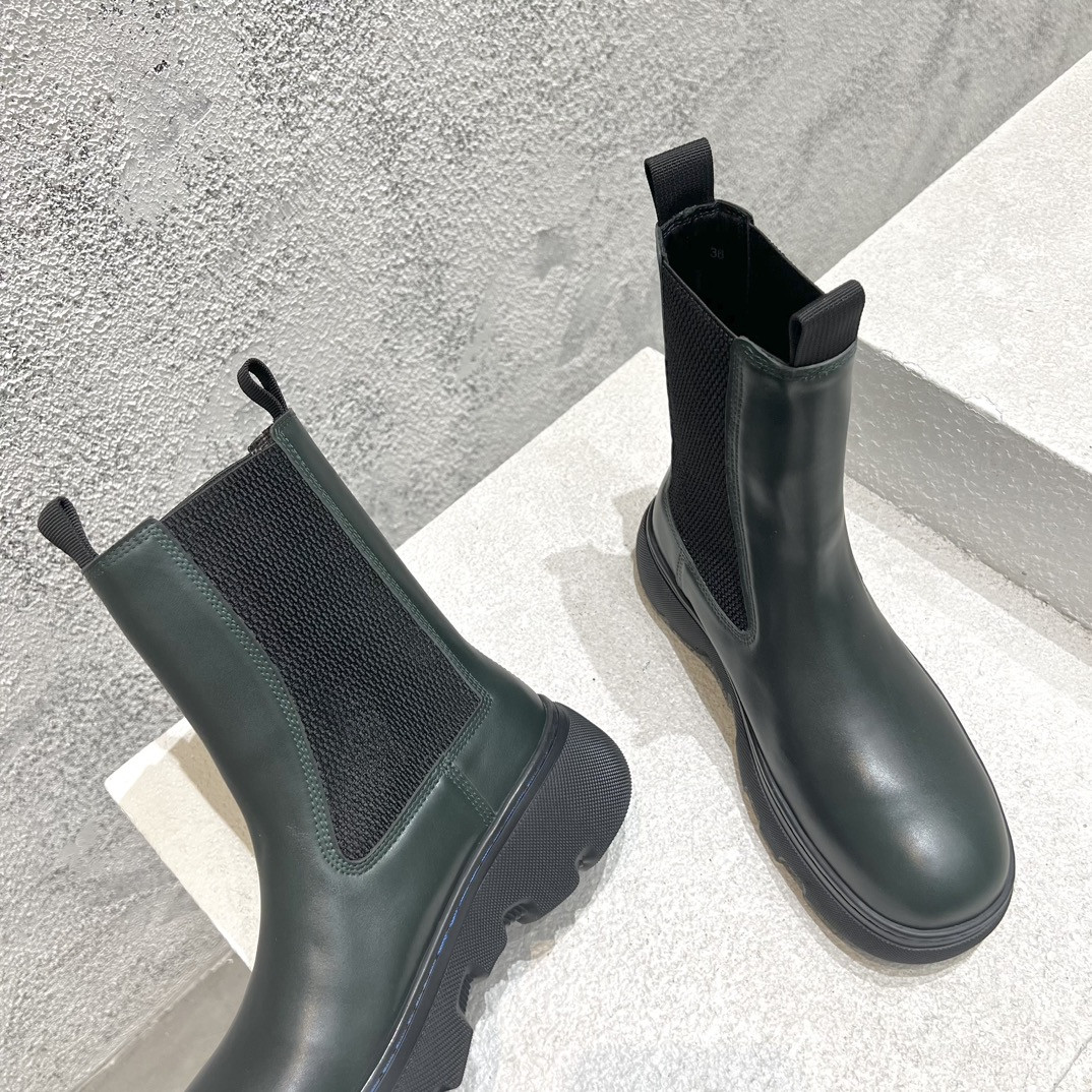 ua B**rry leather creeper chelsea boots
