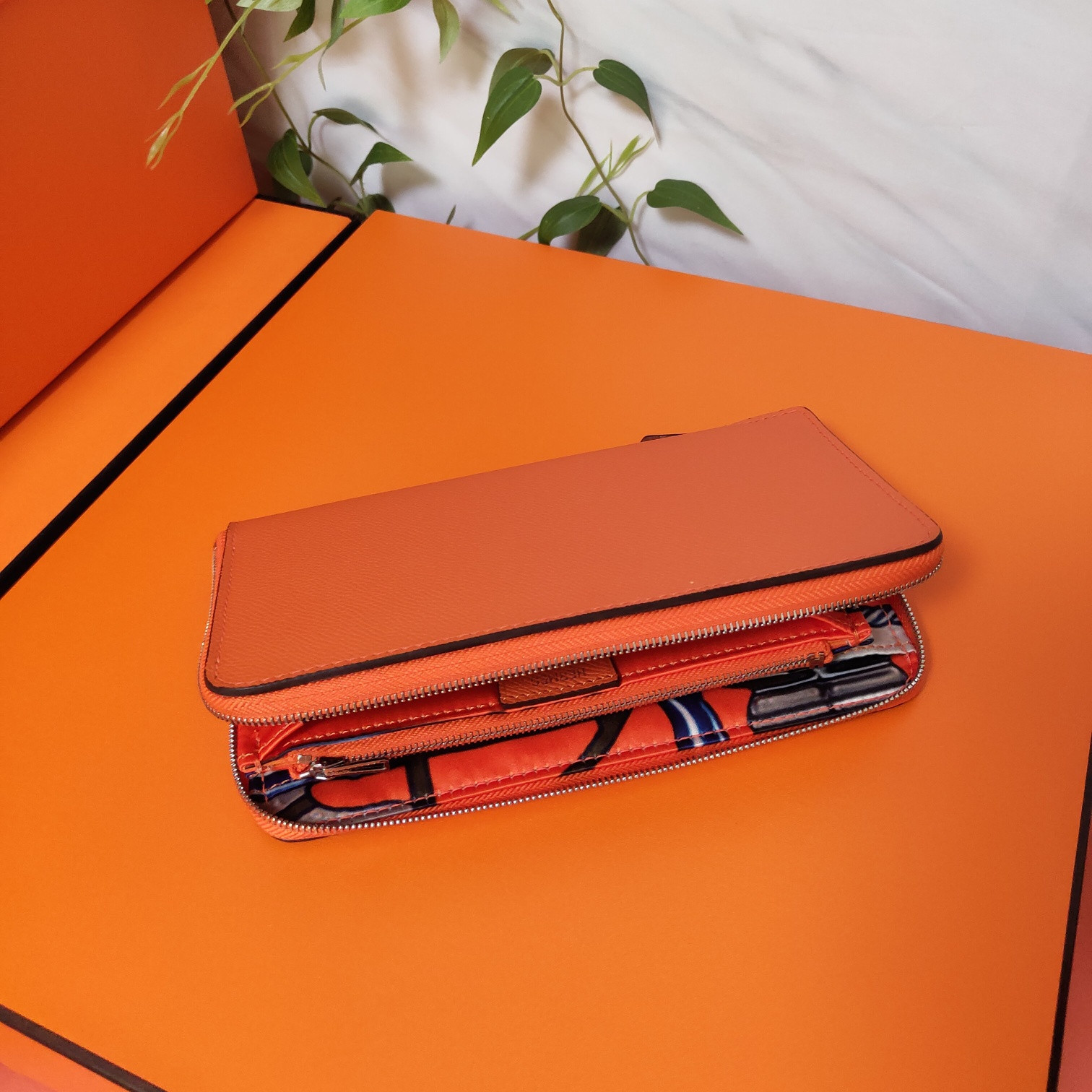 H**me5 long wallet 20x11cm