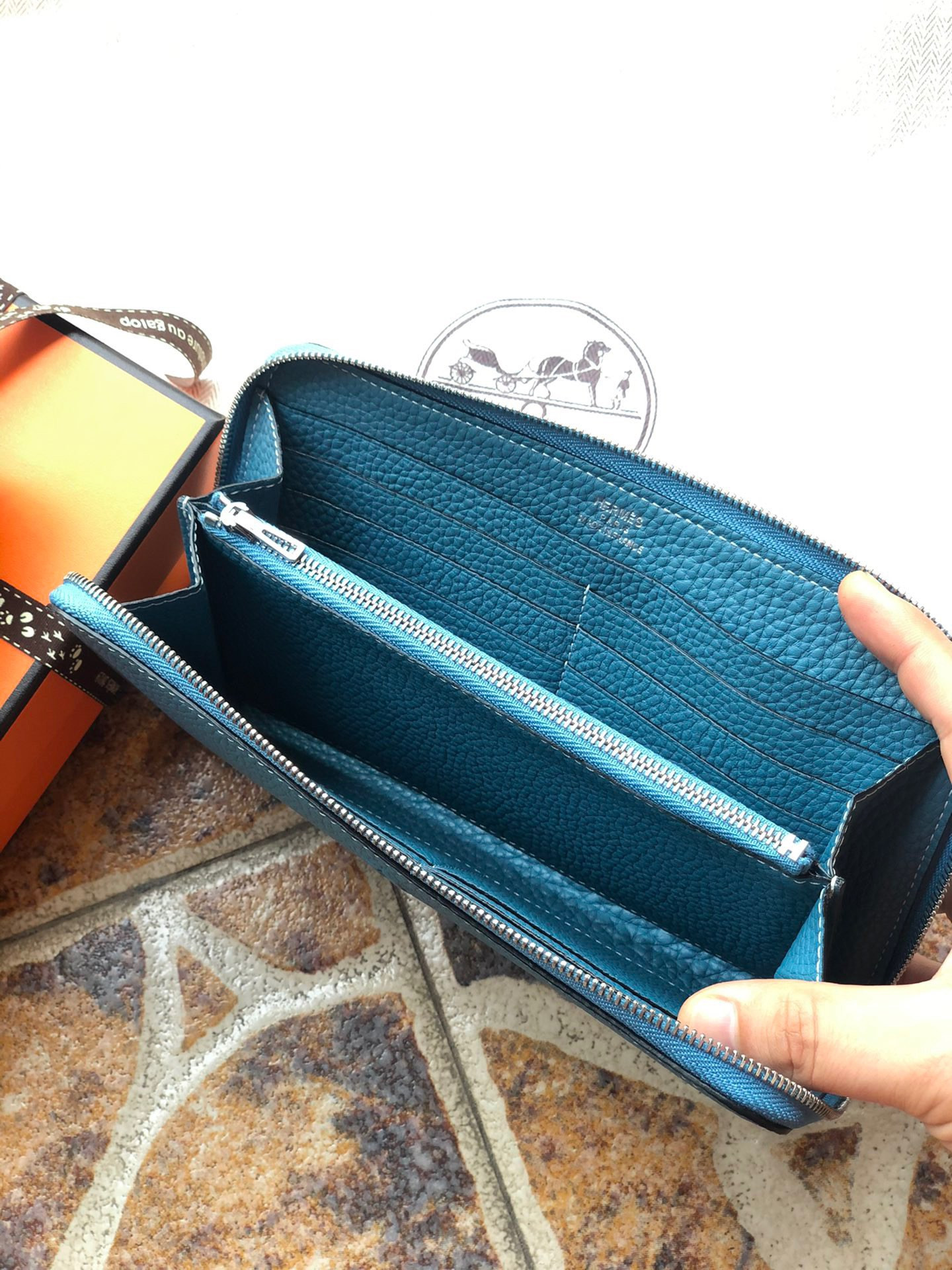 H**me5 long wallet 20x11cm