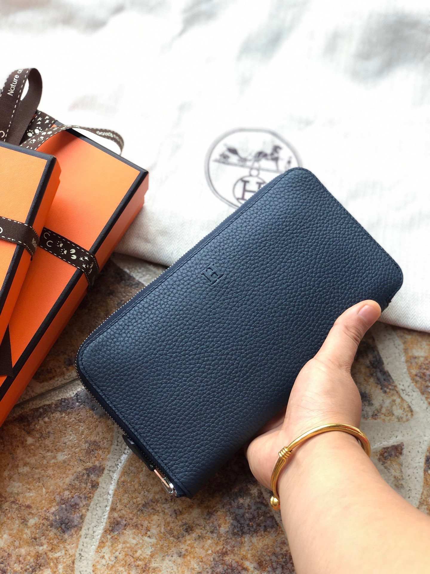 H**me5 long wallet 20x11cm