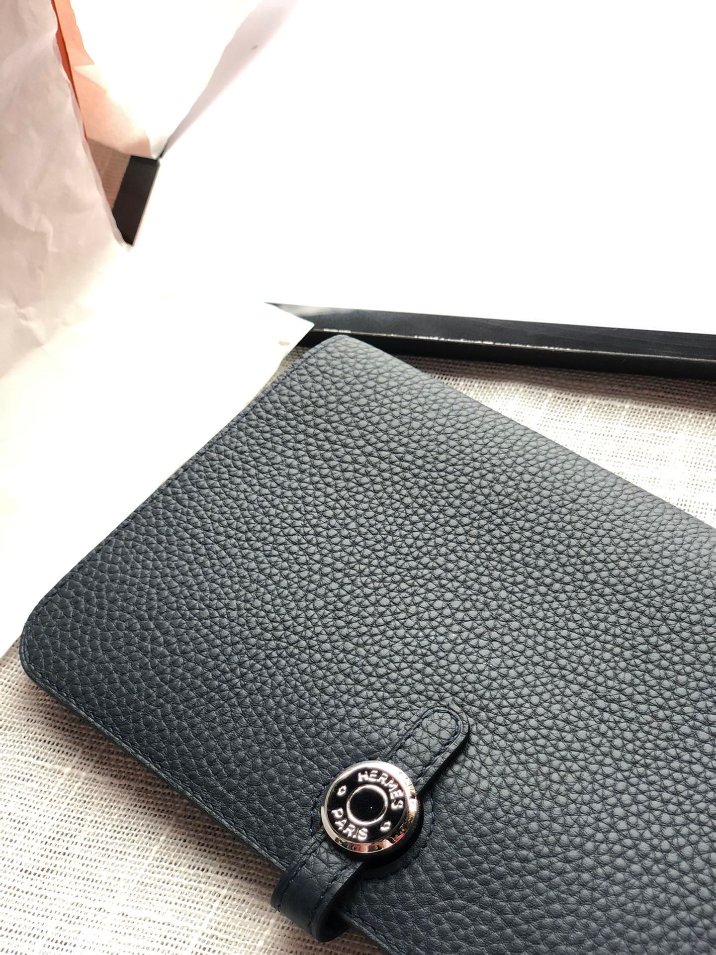 H**me5 dogon duo wallet 20.1cm