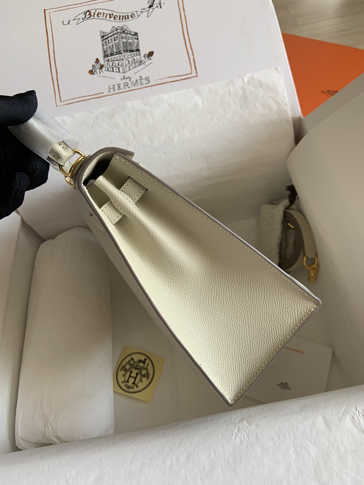 HERMÈS Kelly Gold-tone Hardware 25 28