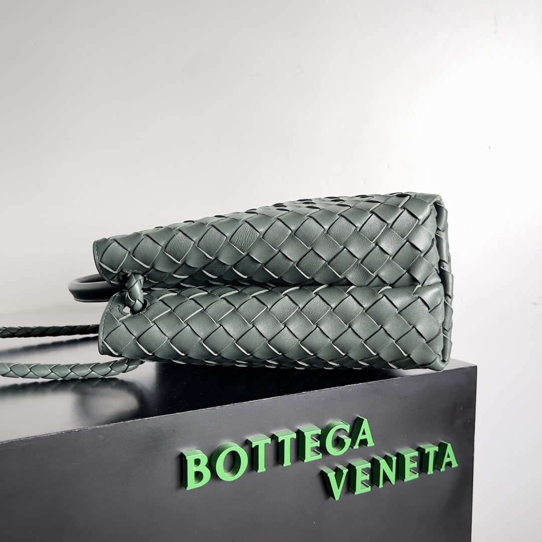 bo*te*ga Ve*ne*ta medium andiamo 32x25x11cm