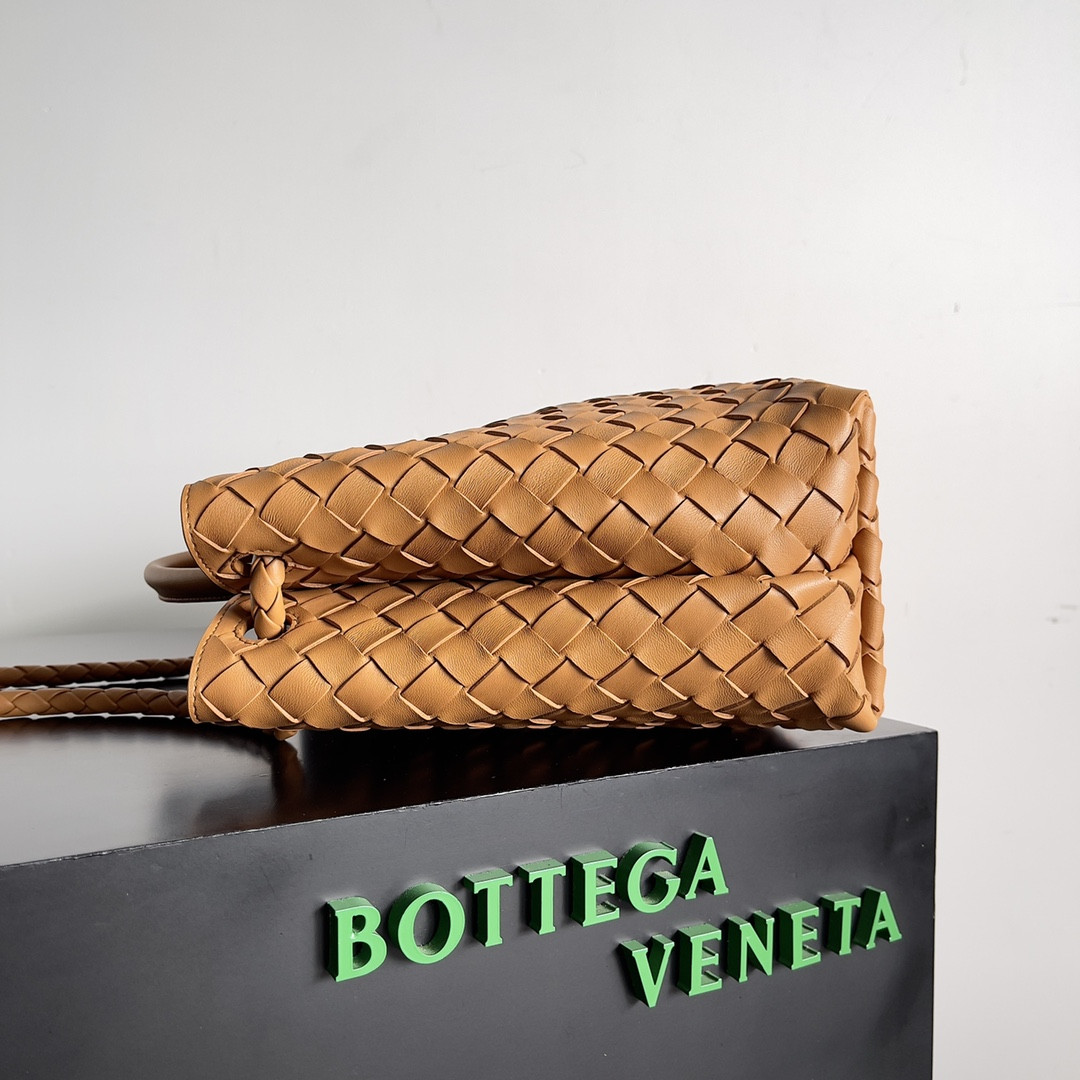 bo*te*ga Ve*ne*ta medium andiamo 32x25x11cm