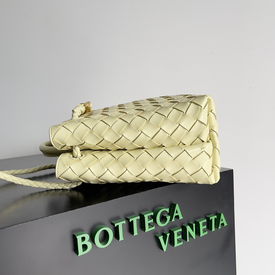 bo*te*ga Ve*ne*ta small andiamo 25x22x10.5cm