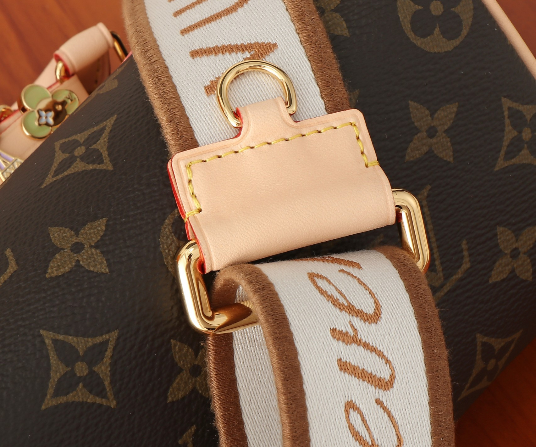 LV Speedy 18  M46970 18x12.5x11CM