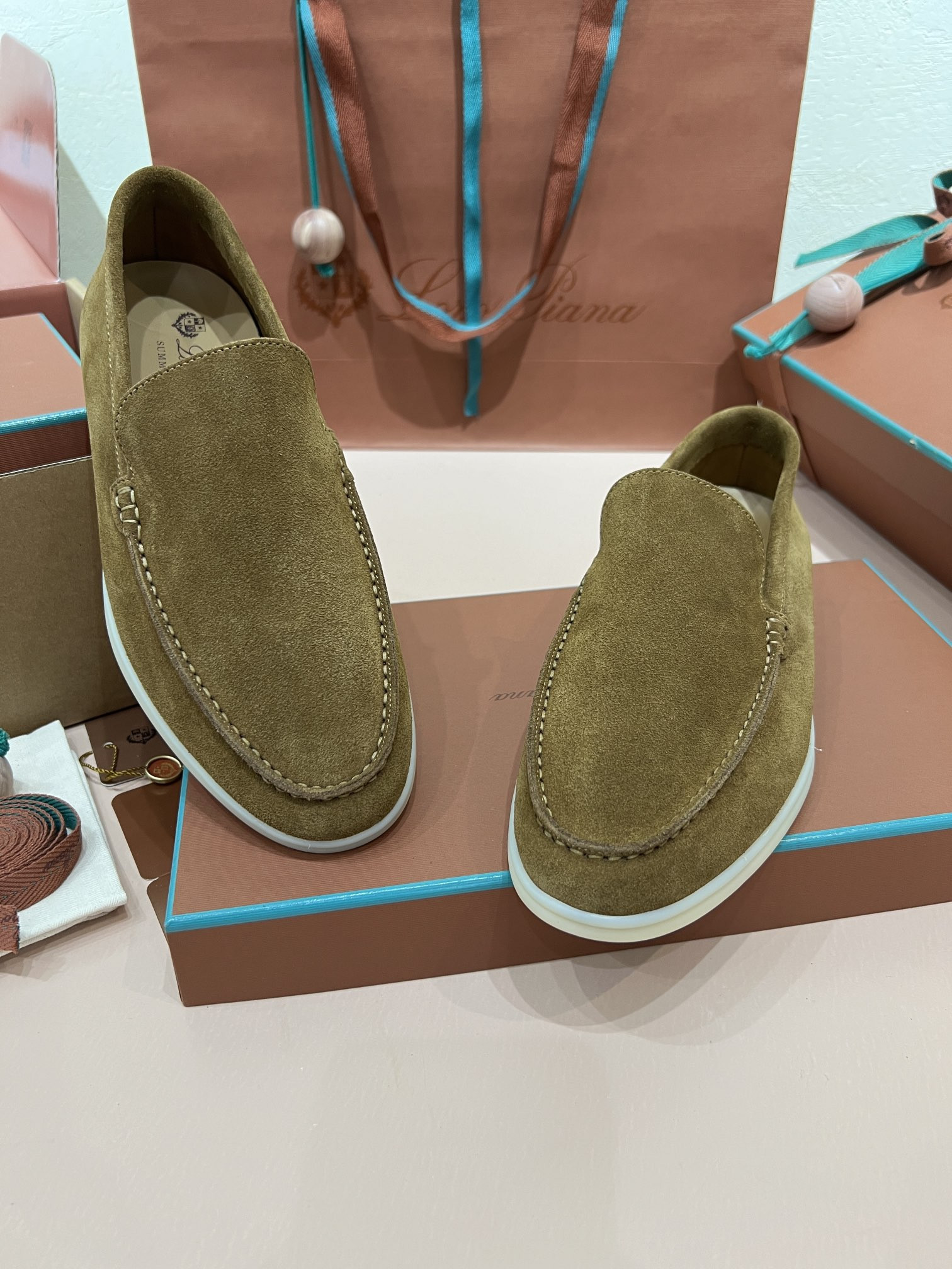 ua L**o p*ana summer walk loafers