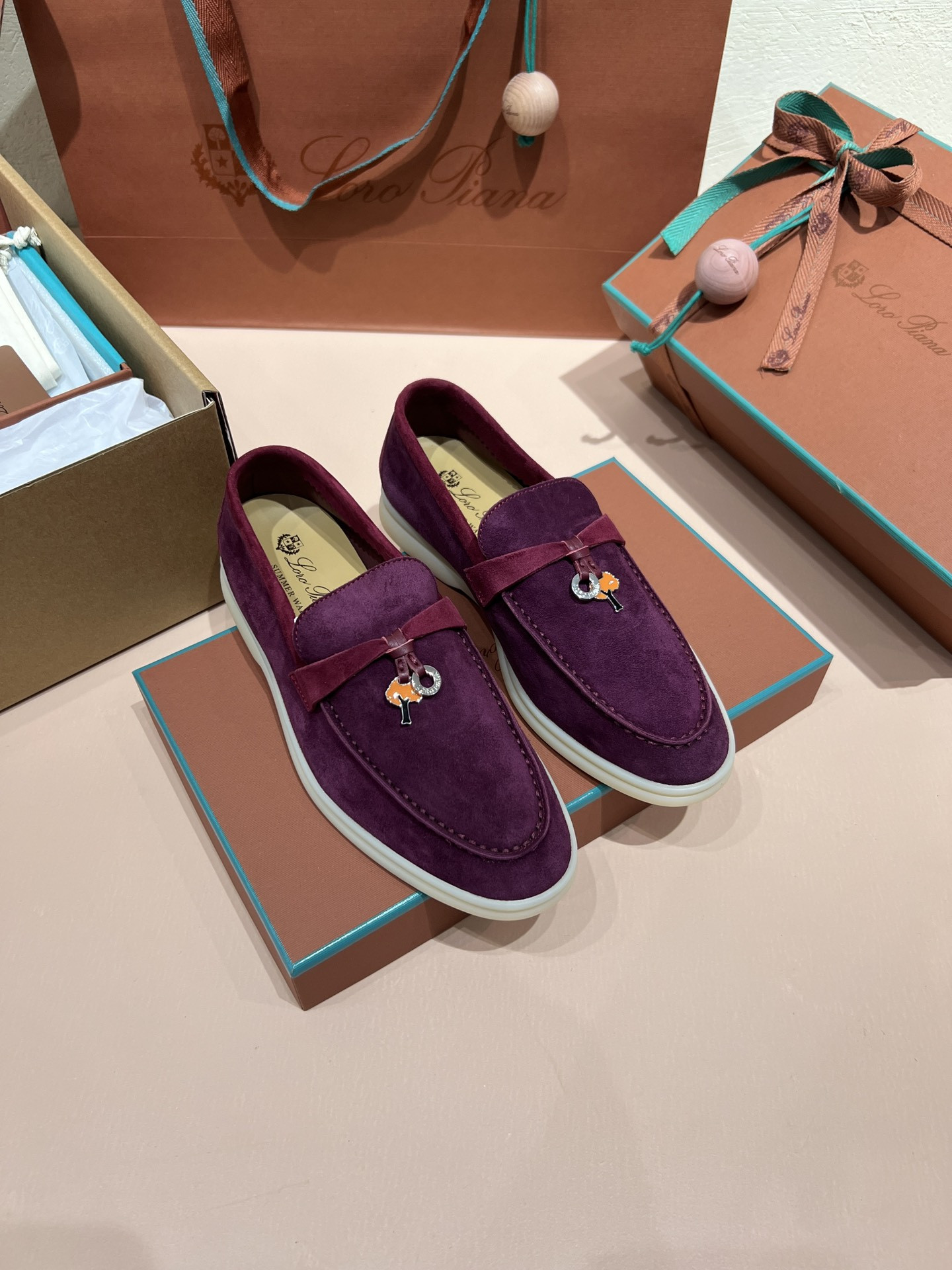 ua L**o p*ana summer charms walk loafers