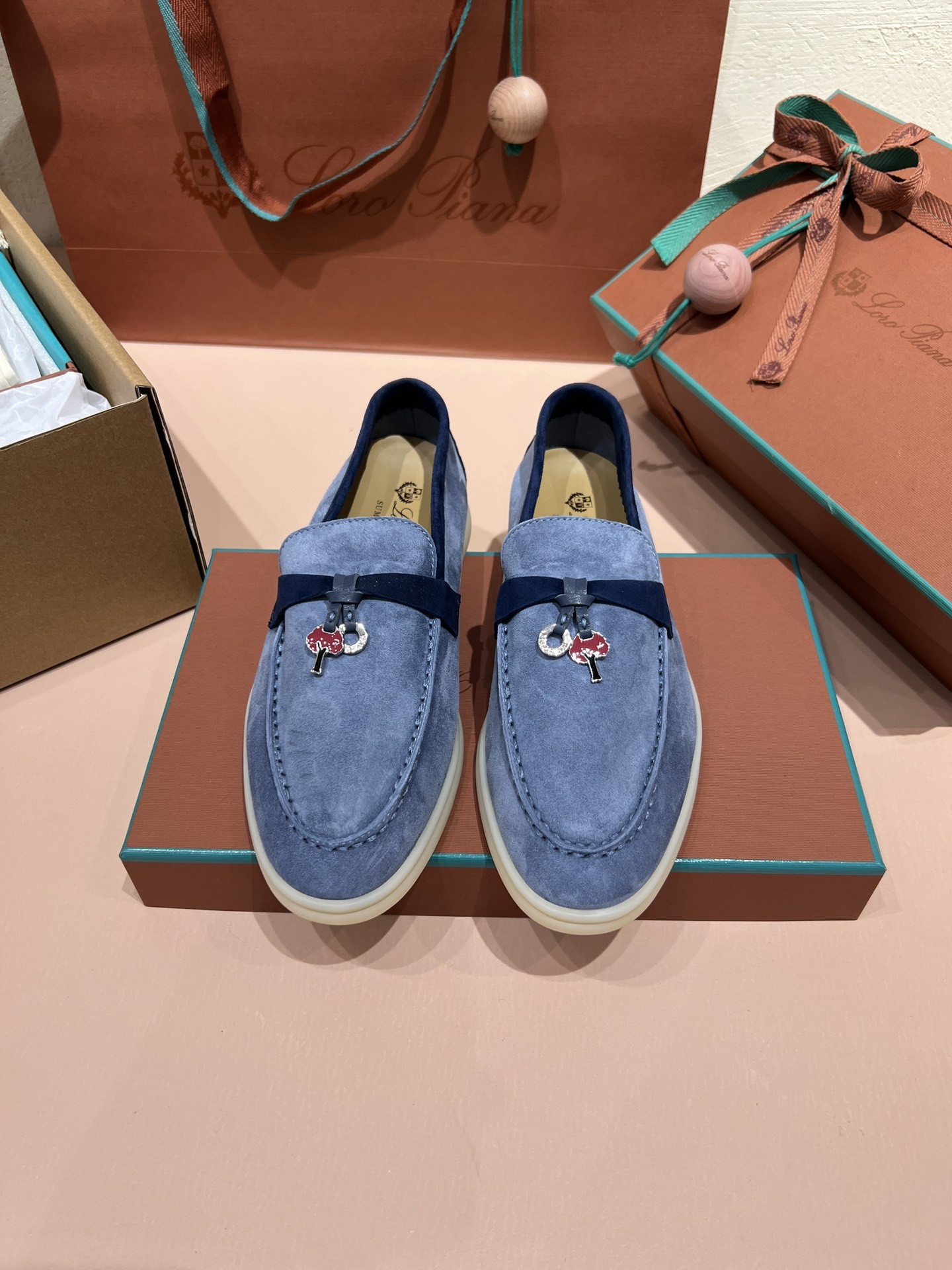 ua L**o p*ana summer charms walk loafers