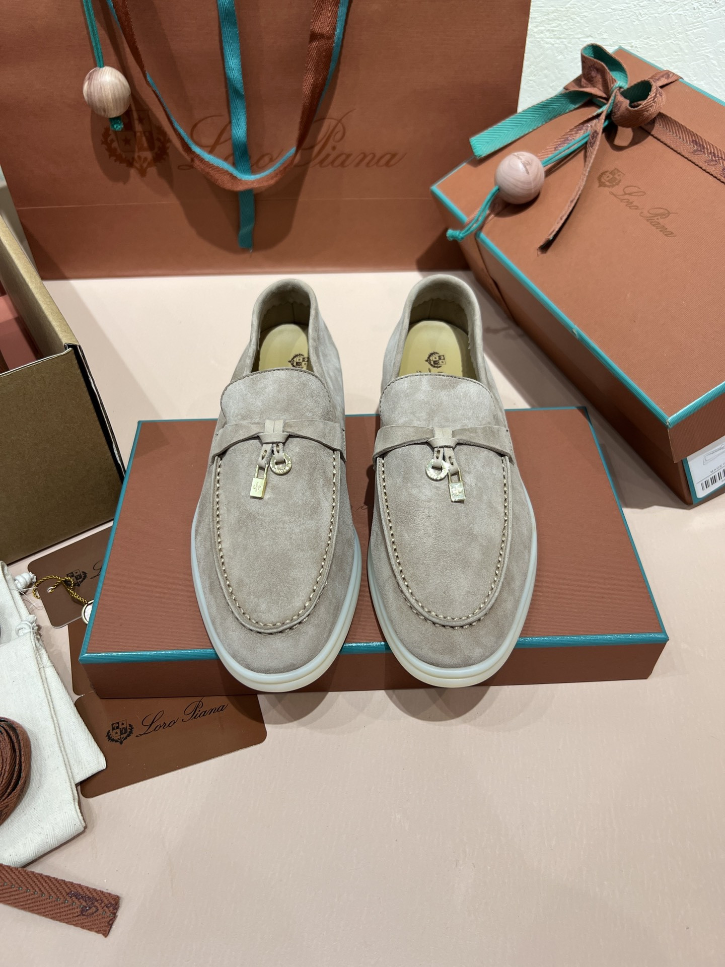 ua L**o p*ana summer charms walk loafers