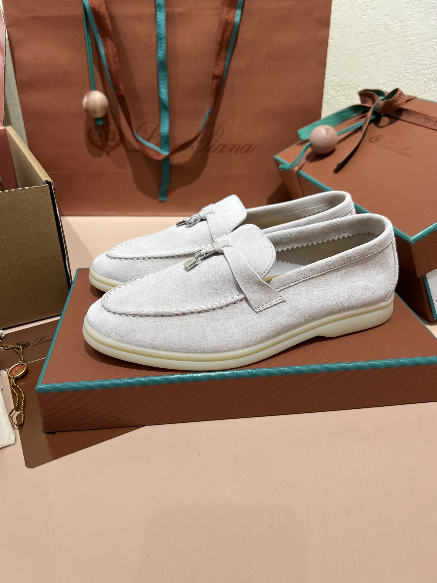 ua L**o p*ana summer charms walk loafers