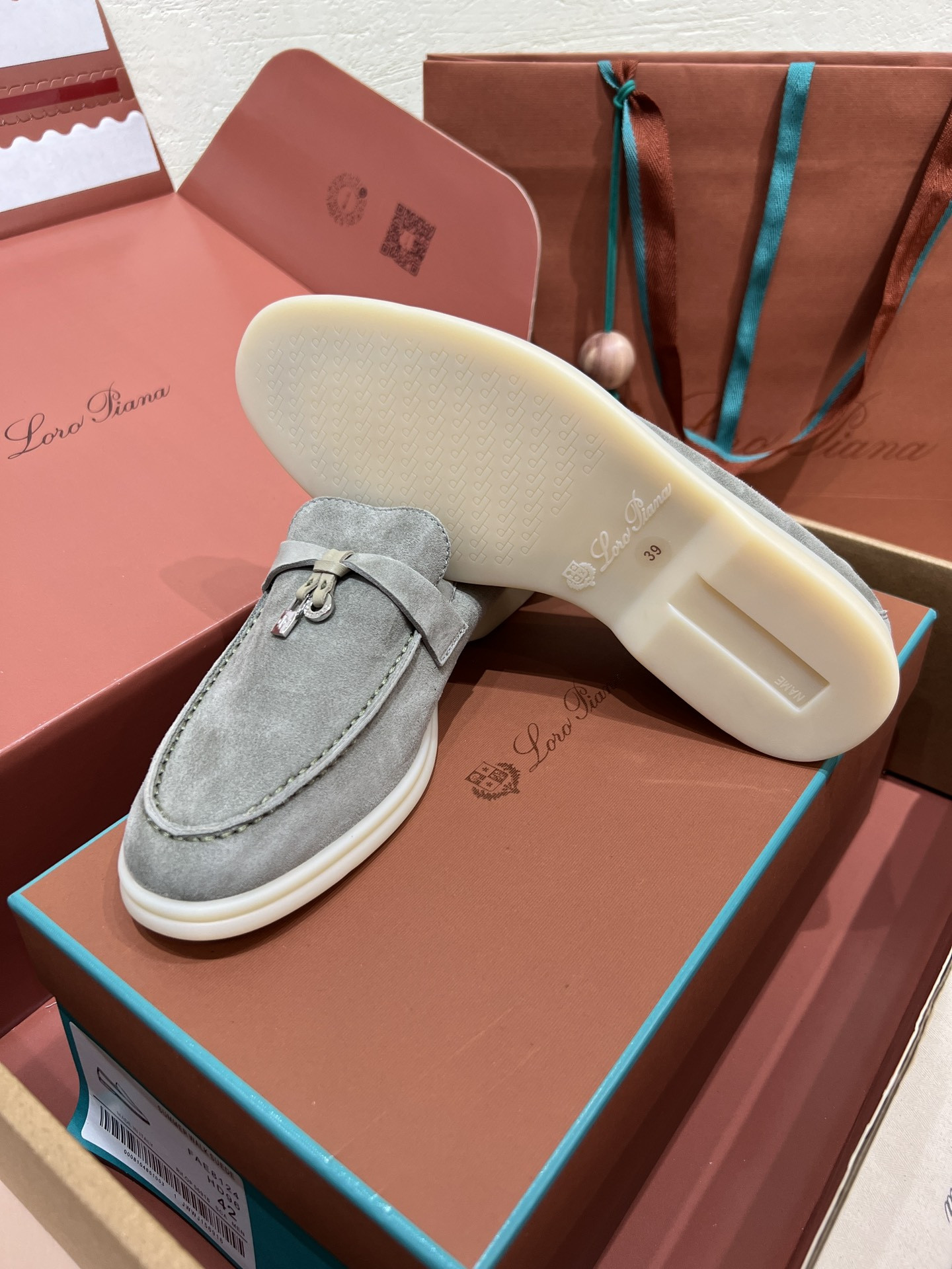 ua L**o p*ana summer charms walk loafers