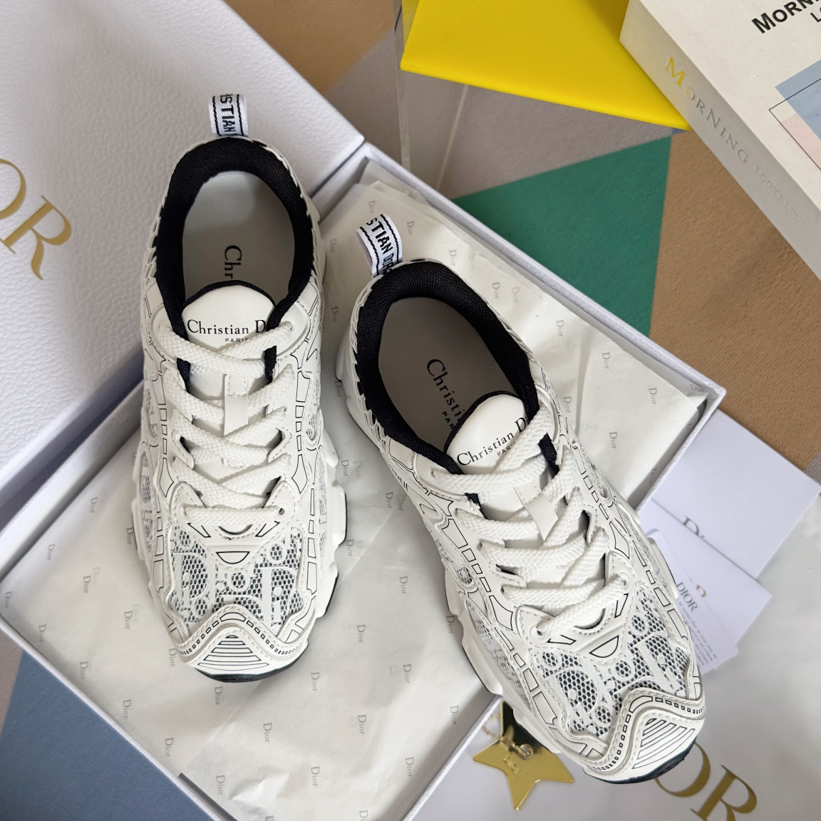 ua D*or vibe sneaker