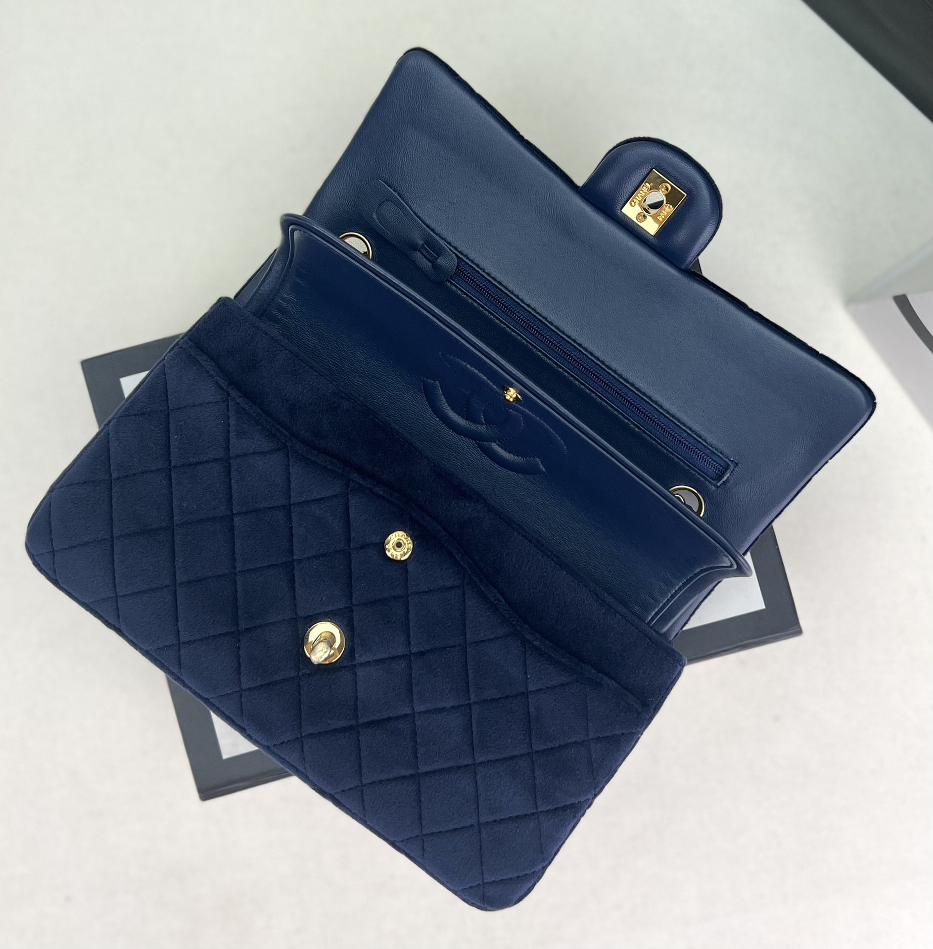 Ch*el classic flap bag 25cm
