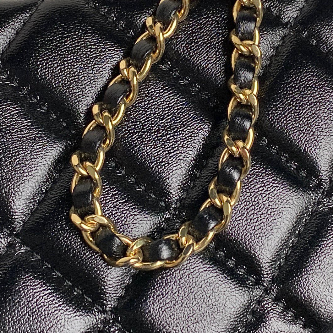 Ch*el clutch with chain 9.5x 17x 8cm