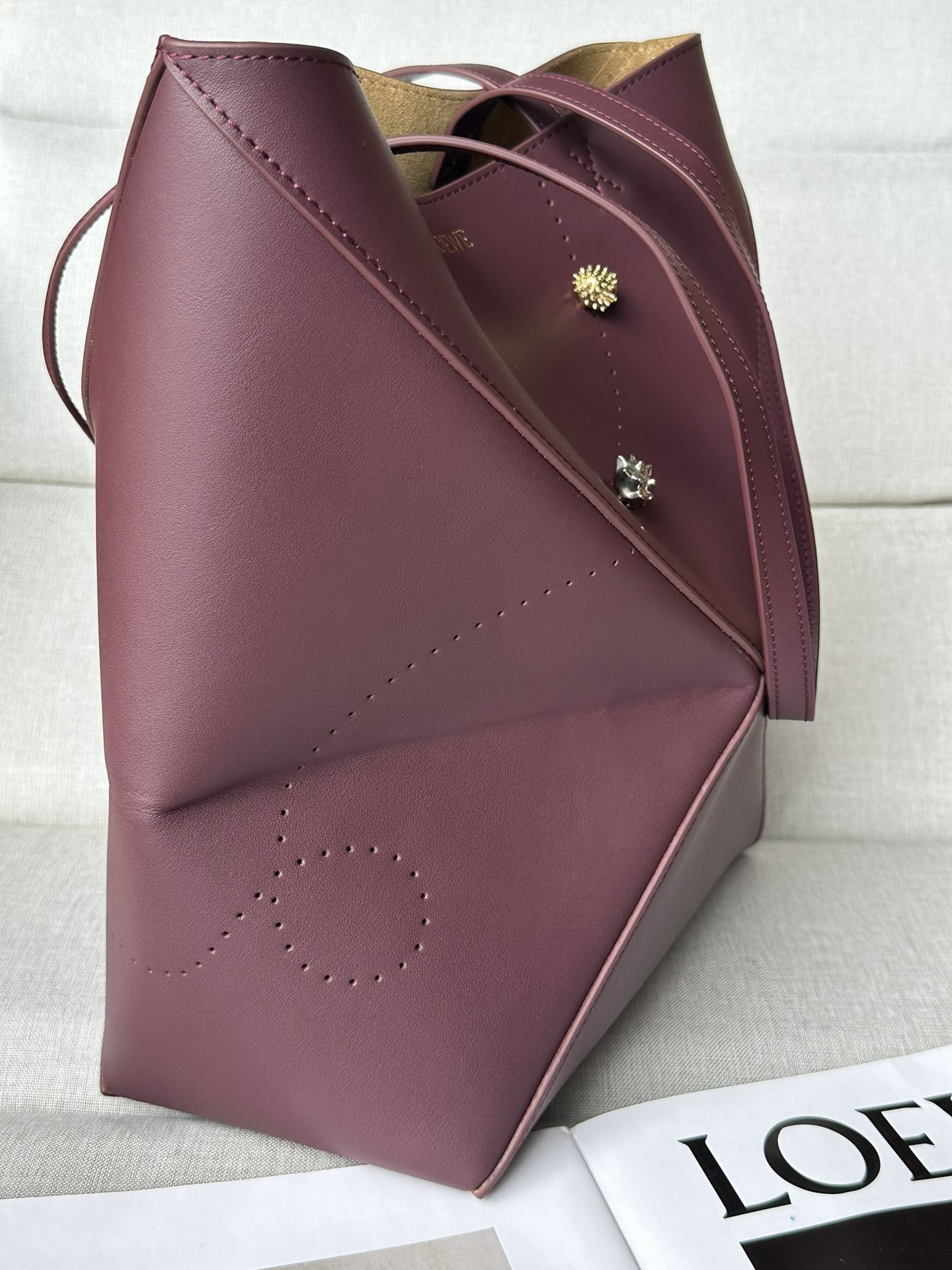 L0ew* medium puzzle fold tote in shiny calfskin 25.5x14.5x31.5cm