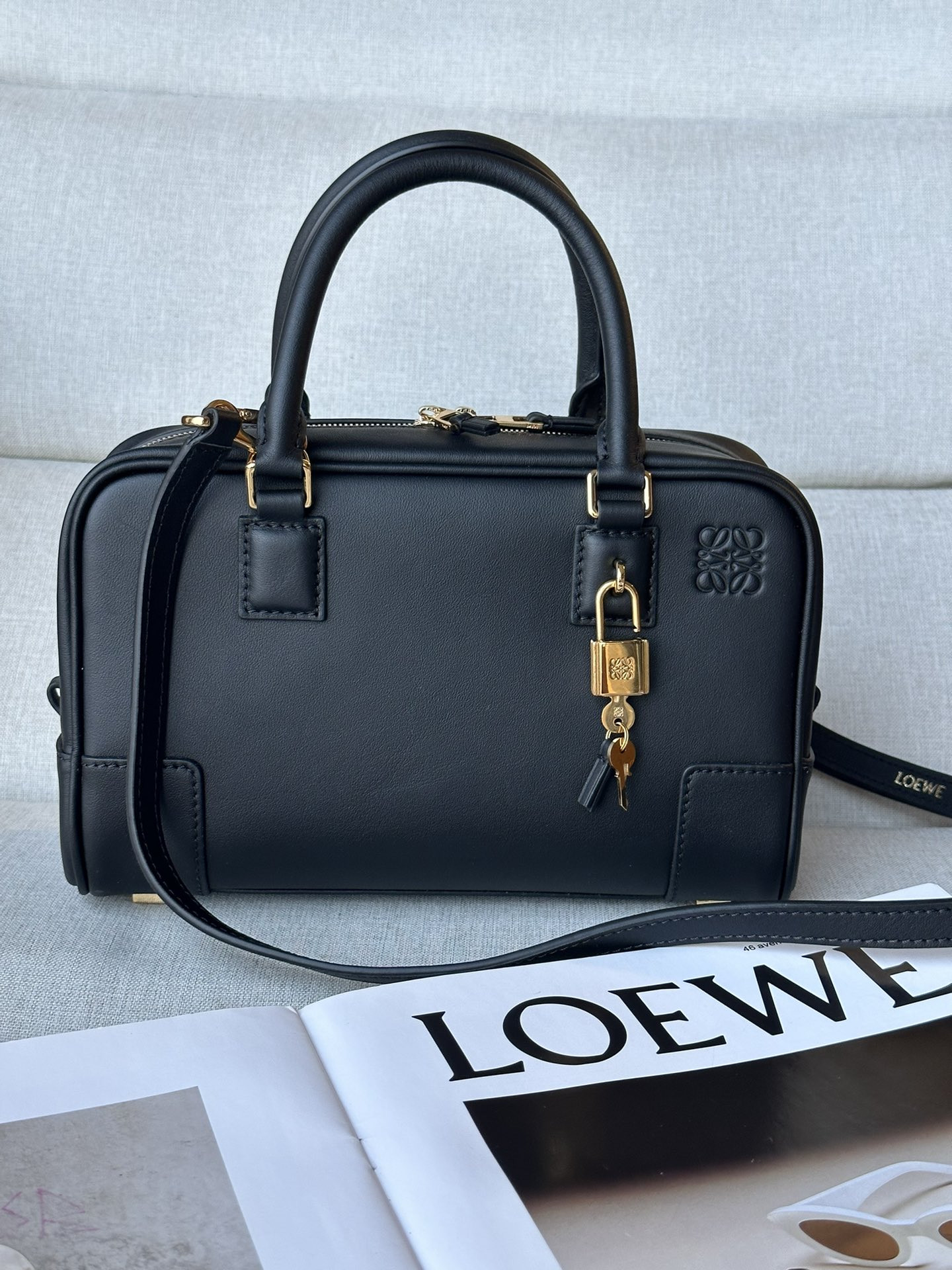 L0ew* amazona 23 bag in nappa calfskin 23x15.5x9.7cm
