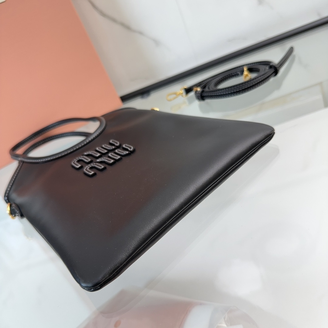 Miu Miu IVY leather handbag 20x 24 cm
