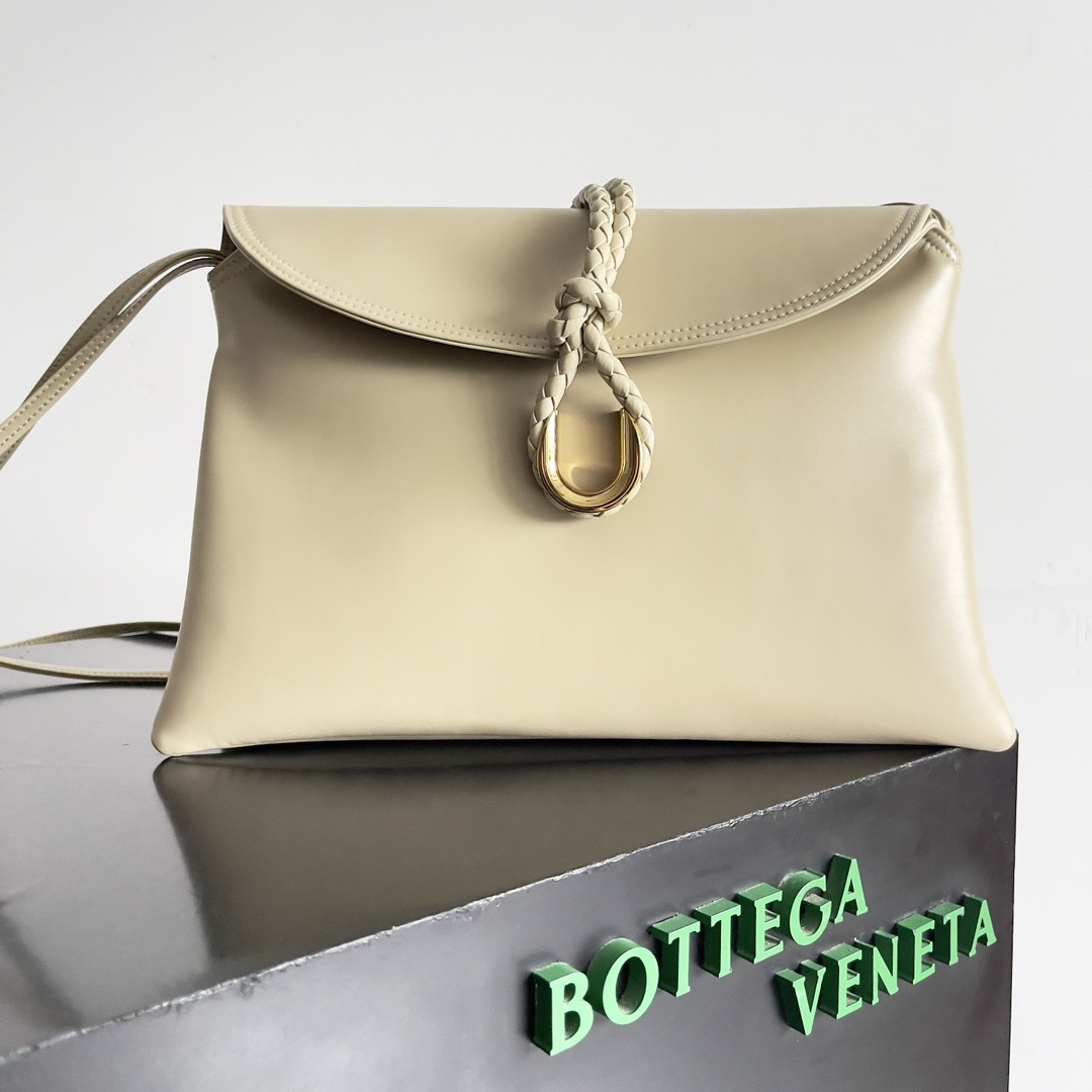 bo*te*ga Ve*ne*ta liberta 23 x 35 x 6cm