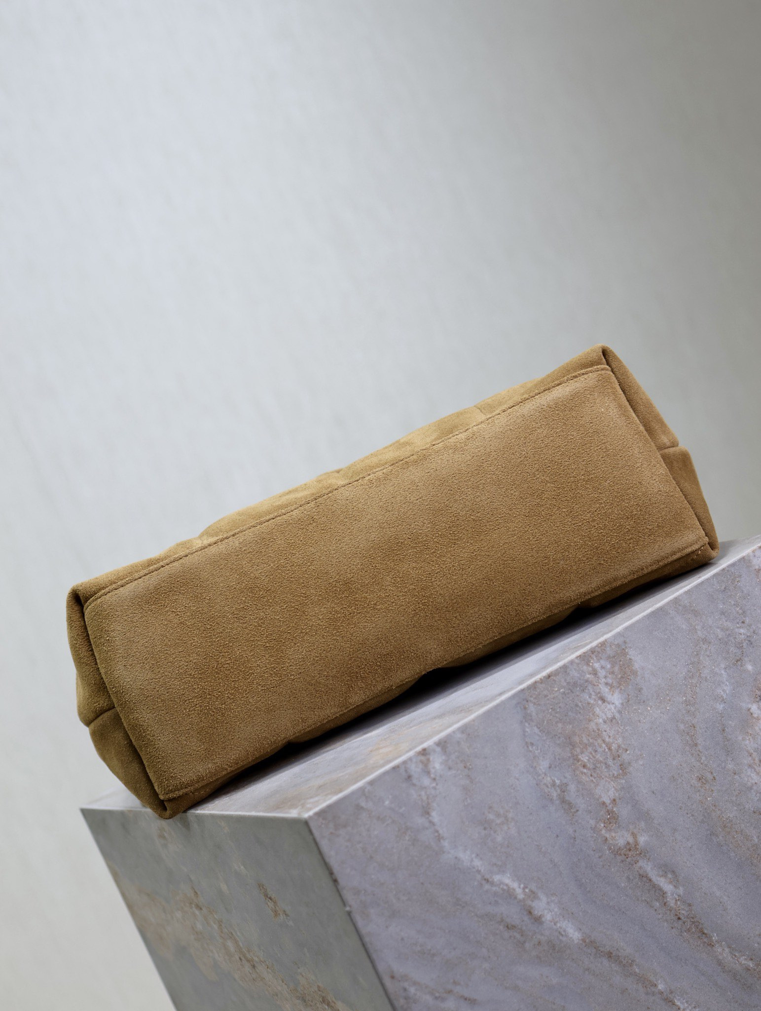 Y*L loulou  puffer (suede)  35x23x13.5cm