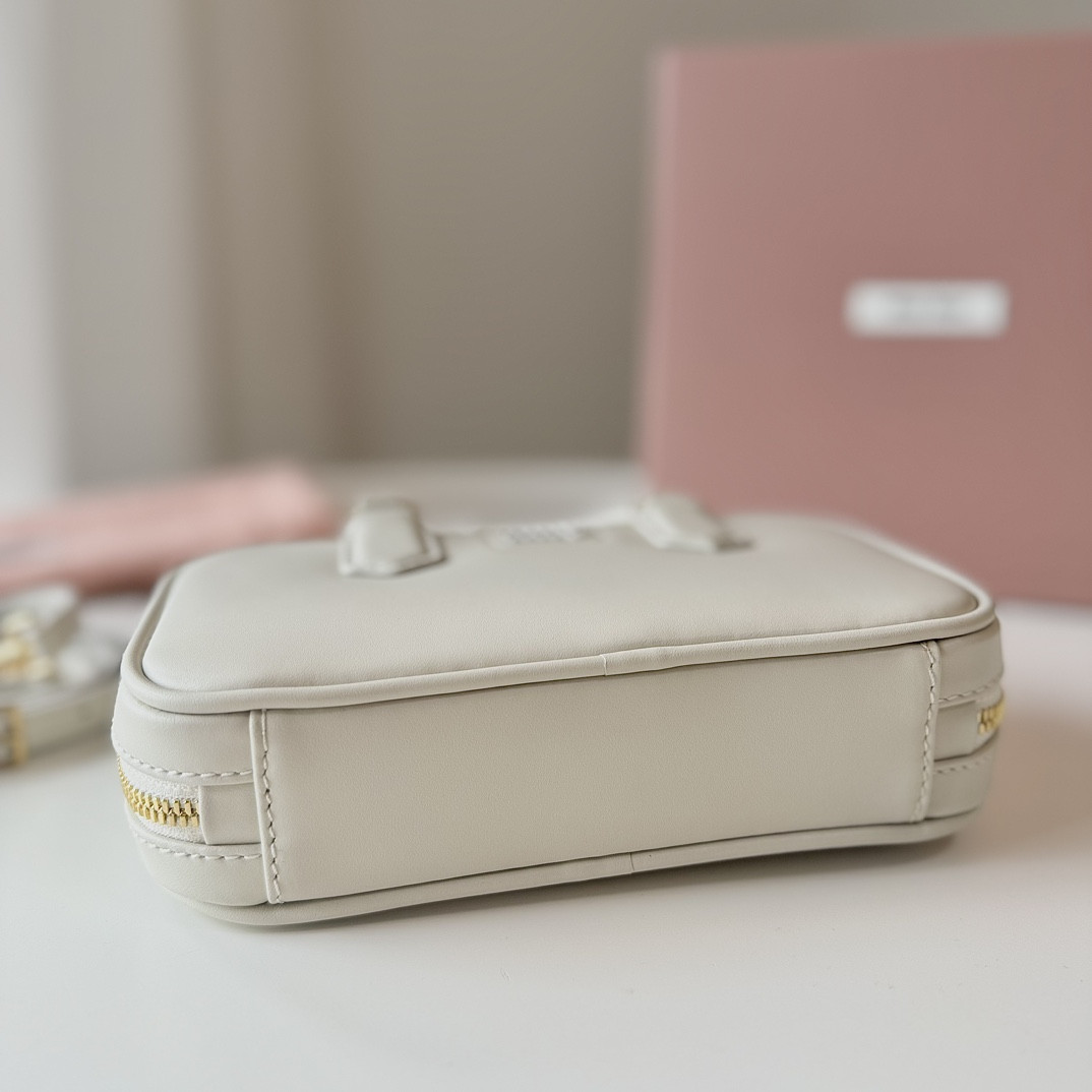 Miu Miu Arcadie leather mini-bag 19X10X5cm