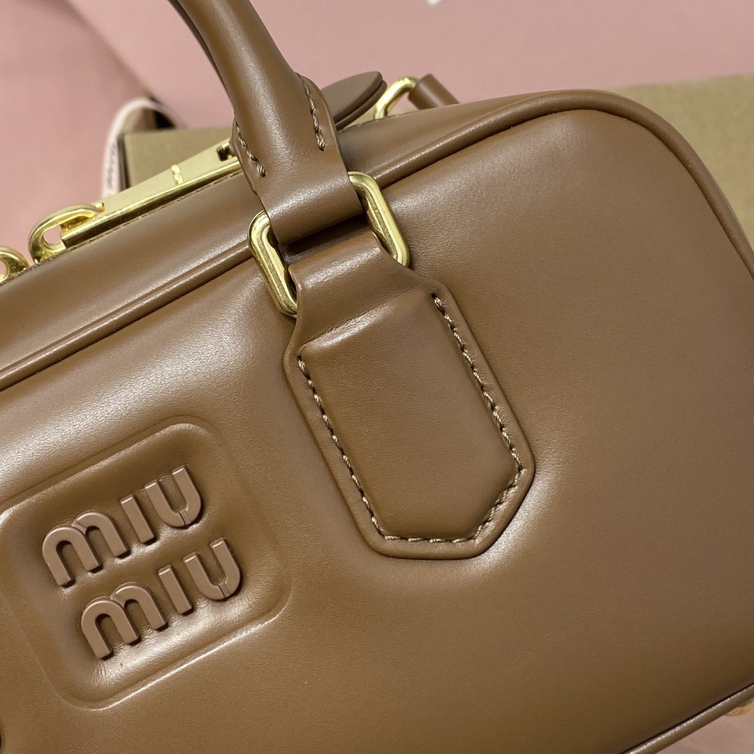 Miu Miu Arcadie leather bag 10.5x22x7.5cm