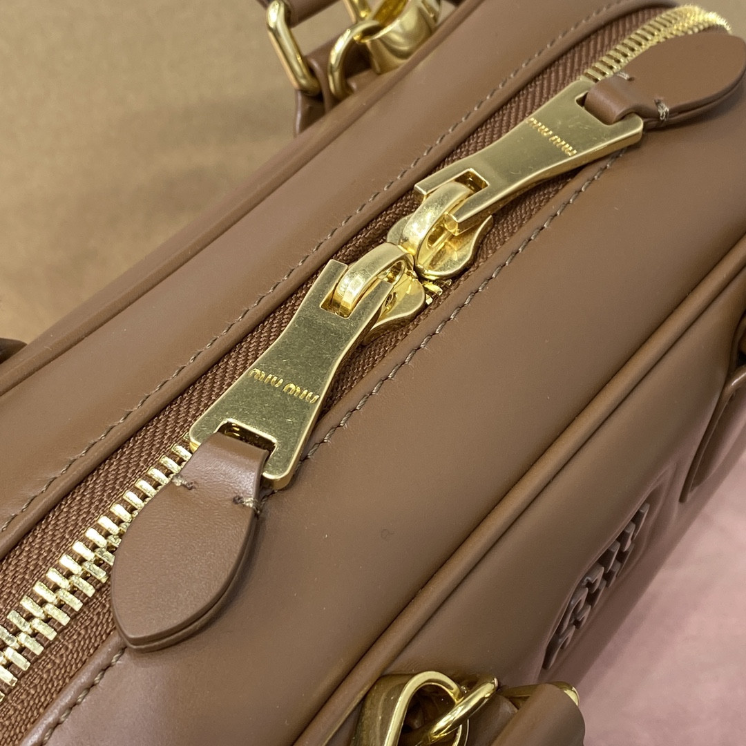Miu Miu Arcadie leather bag 10.5x22x7.5cm