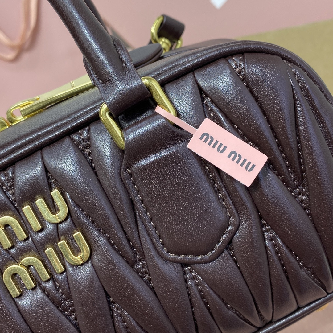 Miu Miu Arcadie matelassé nappa leather bag 22X10.5X7.5cm