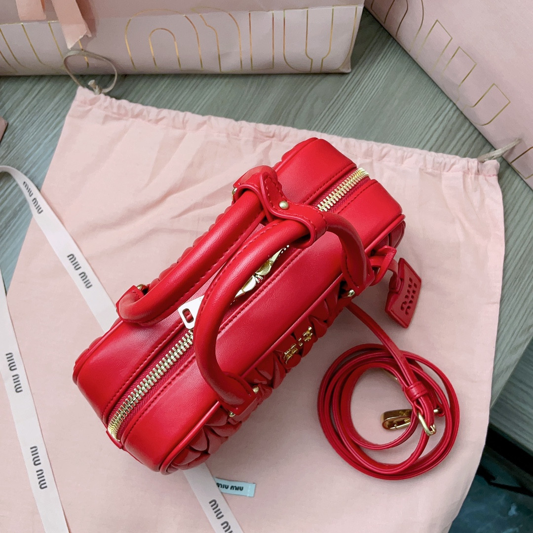 Miu Miu Arcadie matelassé nappa leather bag 22X10.5X7.5cm