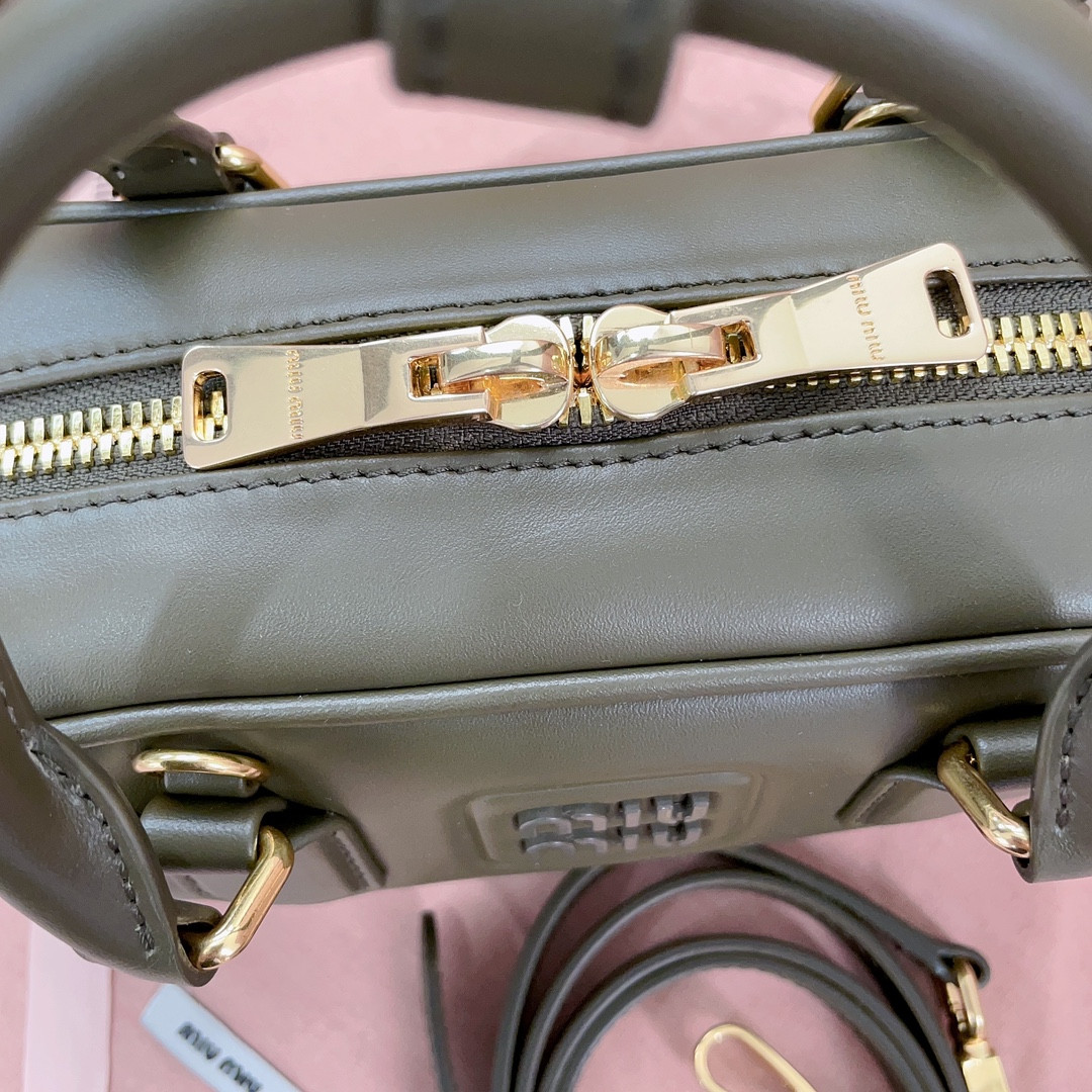Miu Miu Arcadie leather bag 10.5x22x7.5cm
