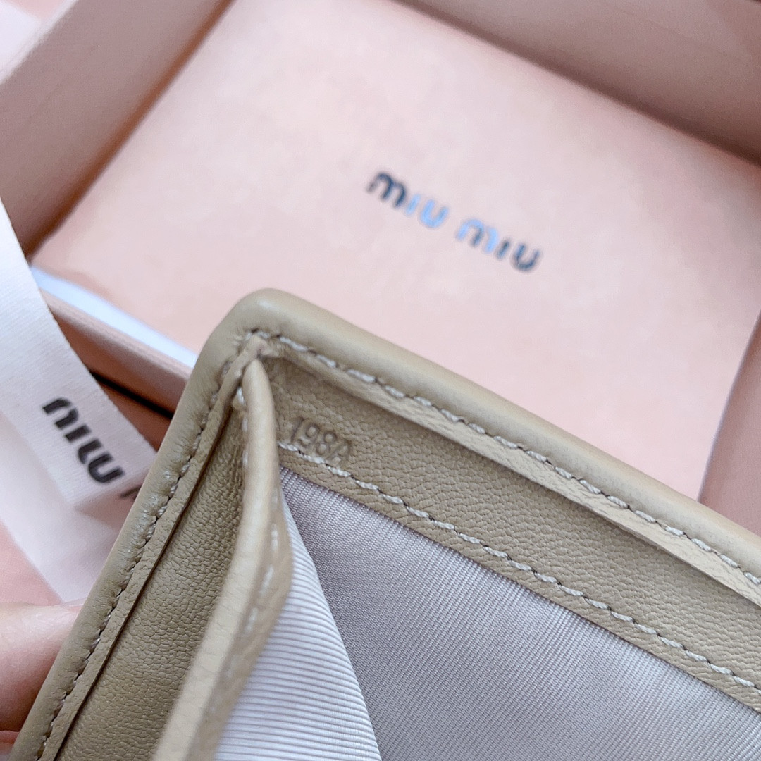 Miu Miu Small matelassé nappa leather wallet 11.2x8.5cm